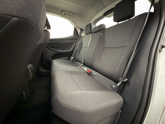 Toyota Yaris 14 of 30