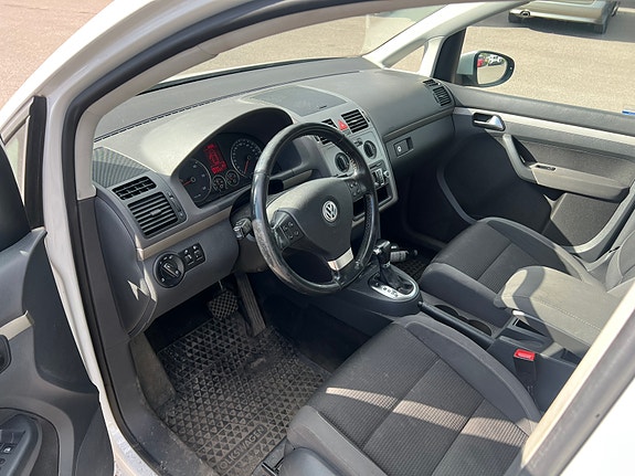 Volkswagen Touran 5 of 5