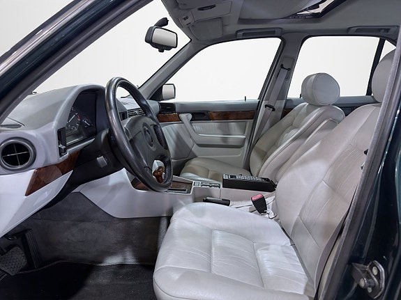 BMW 540i 9 of 24