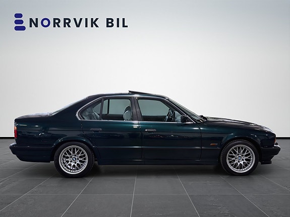 BMW 540i 3 of 5