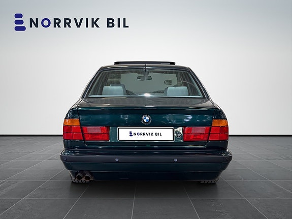 BMW 540i 6 of 24