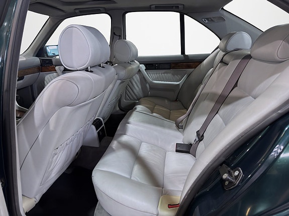 BMW 540i 12 of 24