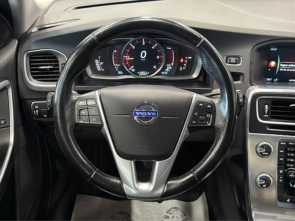 Volvo V60 15 of 24