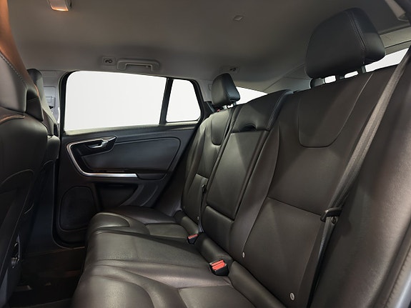 Volvo V60 11 of 24