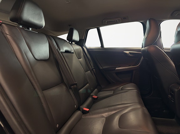 Volvo V60 13 of 24