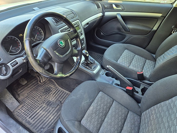 Skoda Octavia 3 of 5