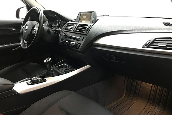 BMW 118d 15 of 25