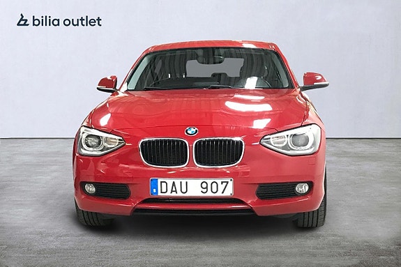 BMW 118d 3 of 5