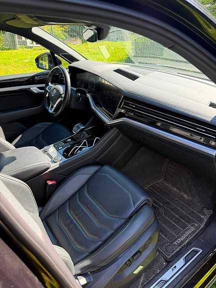 Volkswagen Touareg 4 of 5