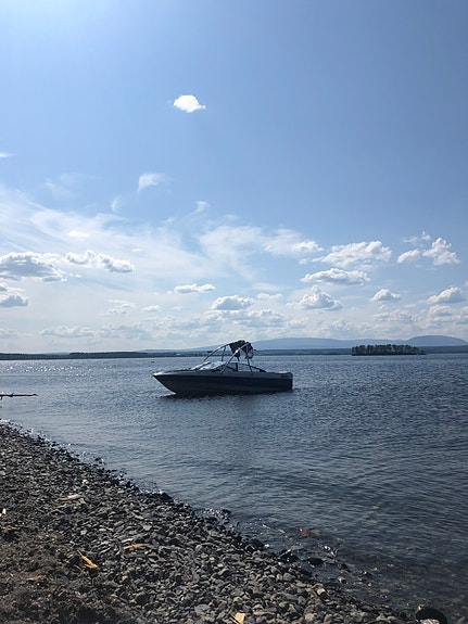 Bayliner 1950 bowrider v8 2 of 5