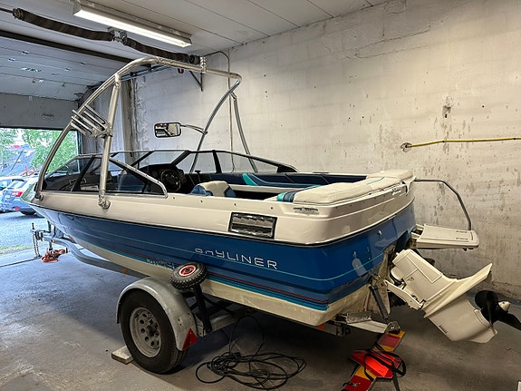 Bayliner 1950 bowrider v8 3 of 5