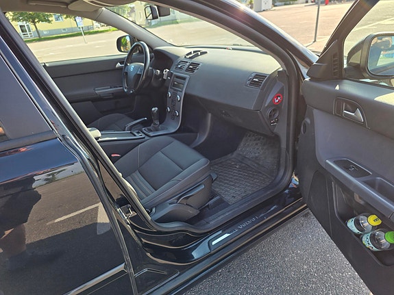 Volvo V50 5 of 5