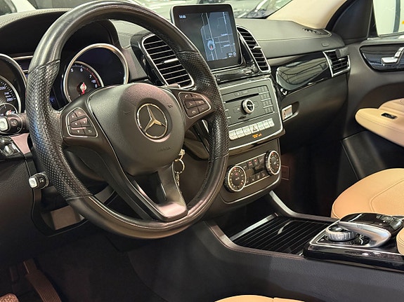 Mercedes-Benz GLE400 13 of 26