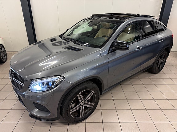 Mercedes-Benz GLE400 2 of 26