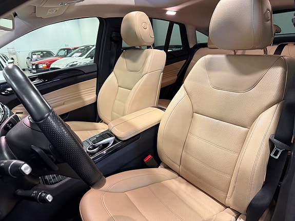 Mercedes-Benz GLE400 14 of 26