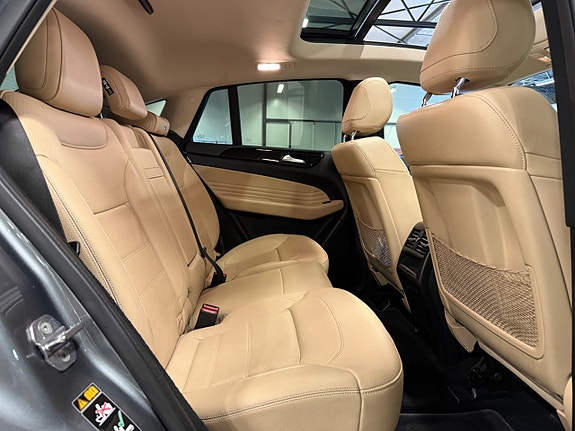 Mercedes-Benz GLE400 21 of 26