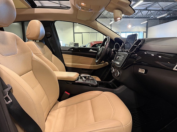 Mercedes-Benz GLE400 15 of 26