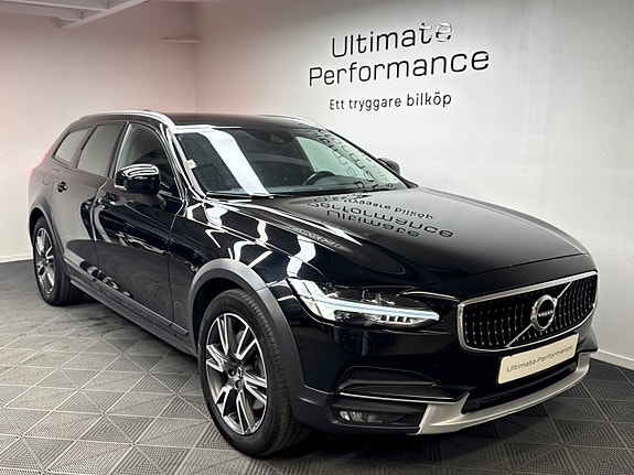 Volvo V90 Cross Country 3 of 5