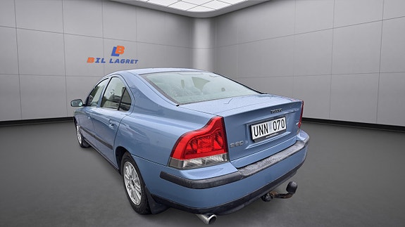 Volvo S60 3 of 5
