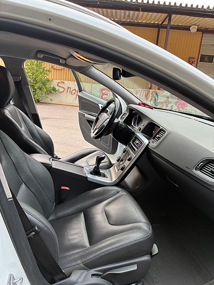Volvo V60 6 of 7