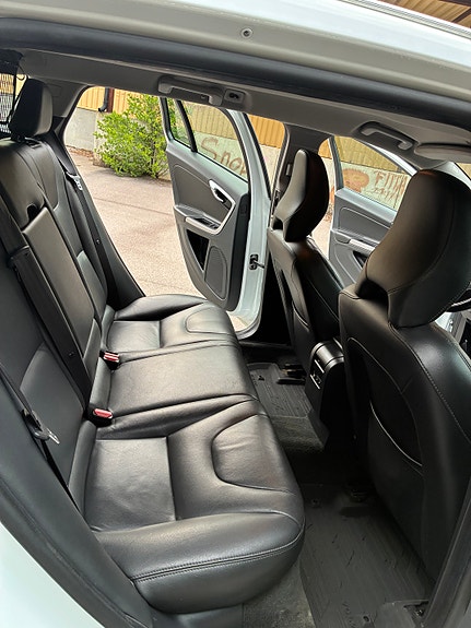 Volvo V60 5 of 5