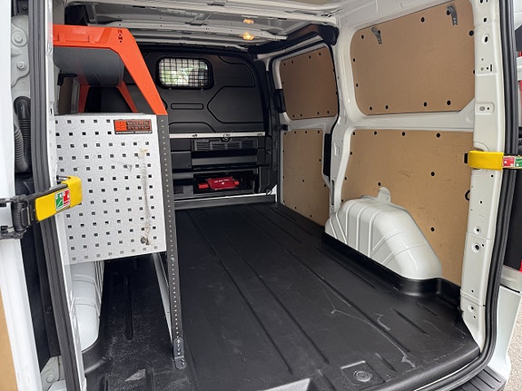 Ford Transit Custom 15 of 18