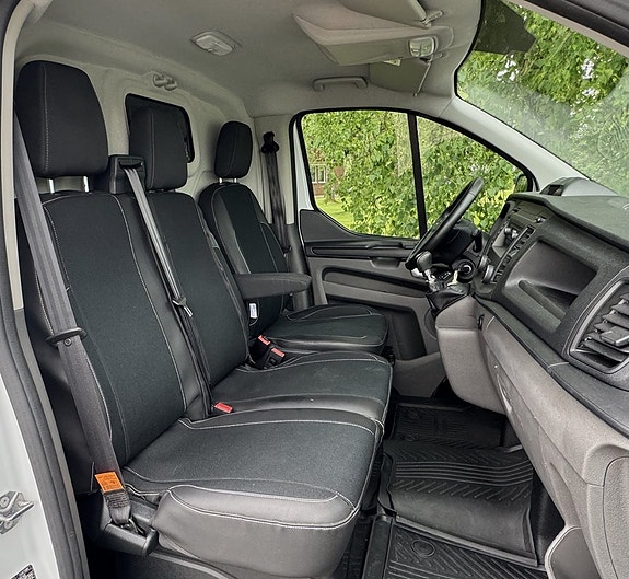 Ford Transit Custom 10 of 18