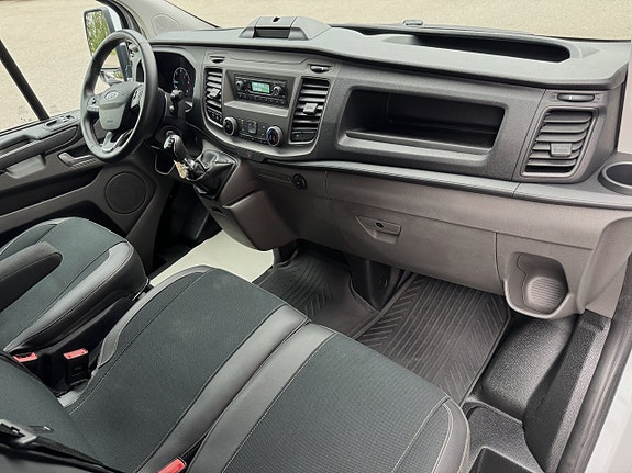 Ford Transit Custom 12 of 18