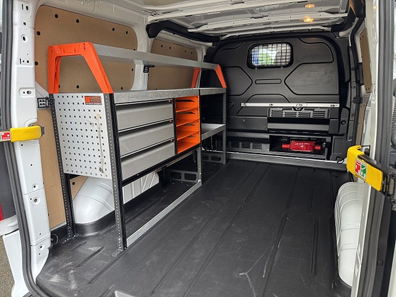 Ford Transit Custom 14 of 18