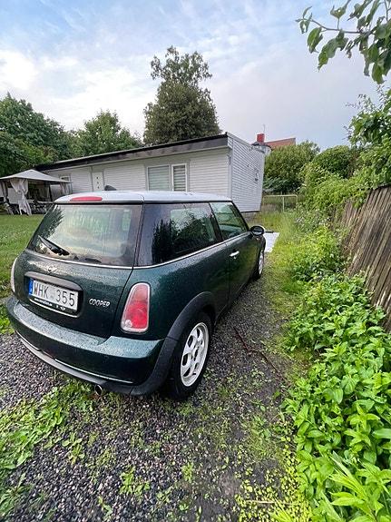 MINI Cooper 2 of 5