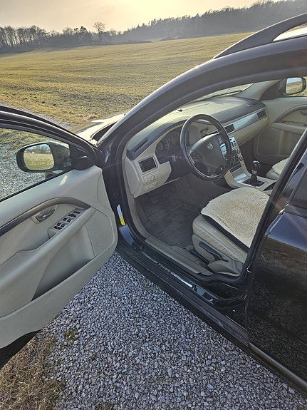Volvo V70 5 of 6