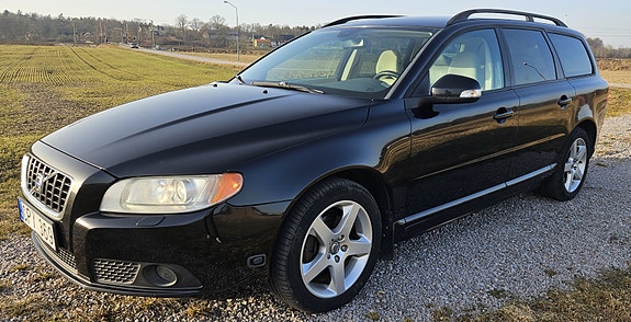 Volvo V70 4 of 6