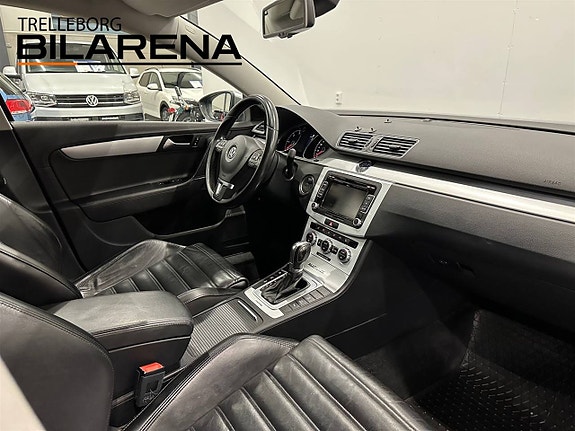 Volkswagen Passat Alltrack 12 of 23
