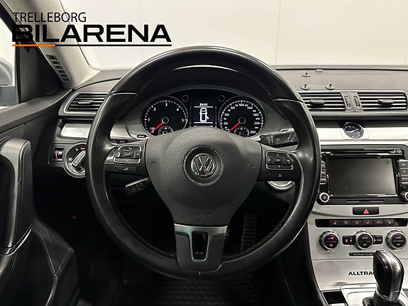 Volkswagen Passat Alltrack 16 of 23