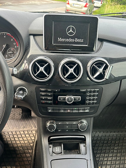 Mercedes-Benz B180 5 of 5
