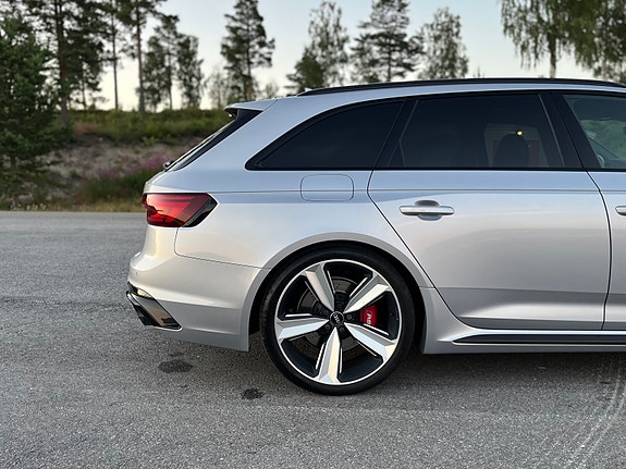 Audi RS4 4 of 5