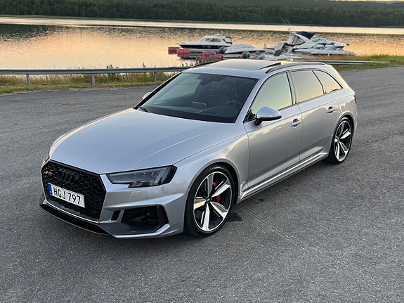 Audi RS4 13 of 22