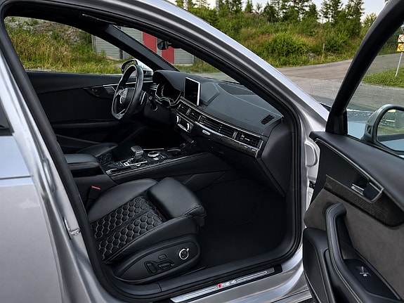 Audi RS4 16 of 22