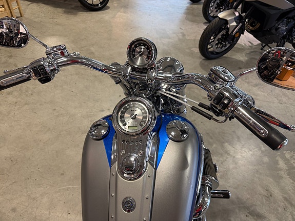 Harley-Davidson FXDFSE Fat Bob CVO 14 of 14