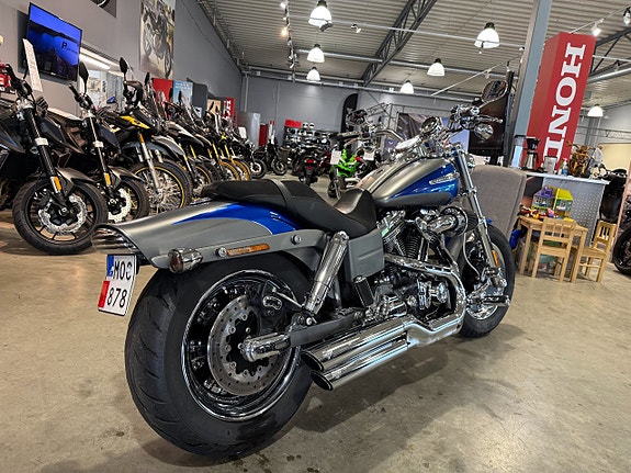 Harley-Davidson FXDFSE Fat Bob CVO 3 of 5