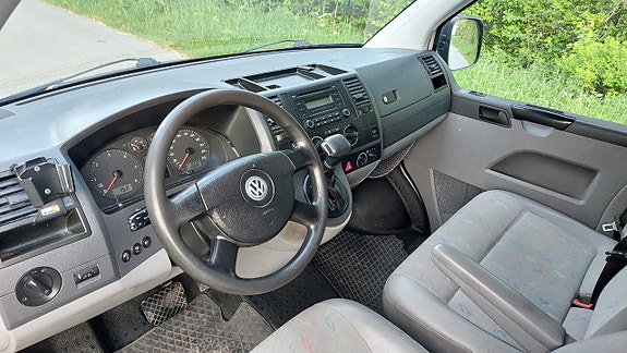 Volkswagen Transporter 9 of 15