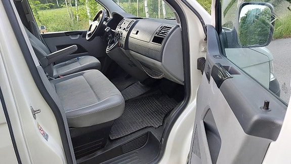 Volkswagen Transporter 10 of 15
