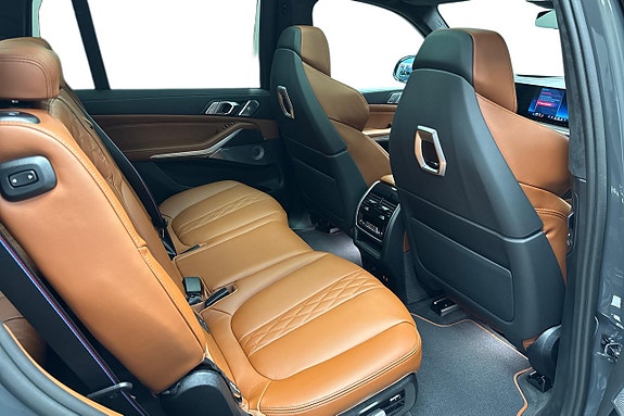 BMW X7 15 of 19