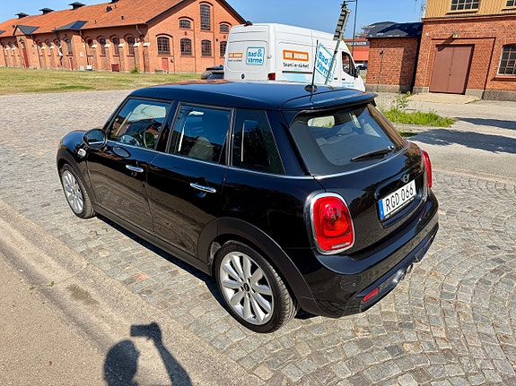 MINI Cooper SD 5 of 5