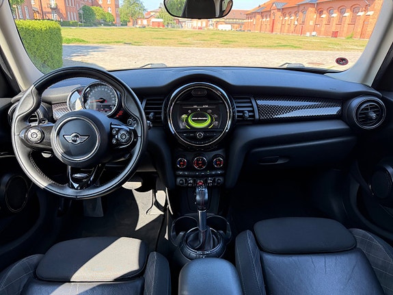 MINI Cooper SD 8 of 14