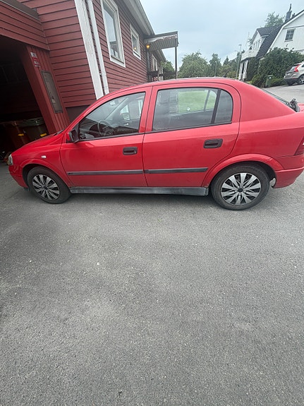 Opel Astra 4 of 5