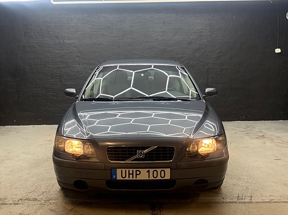 Volvo S60 2 of 5