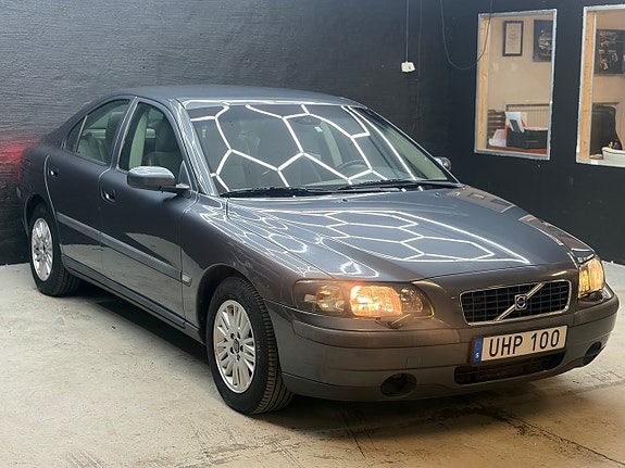 Volvo S60 3 of 5