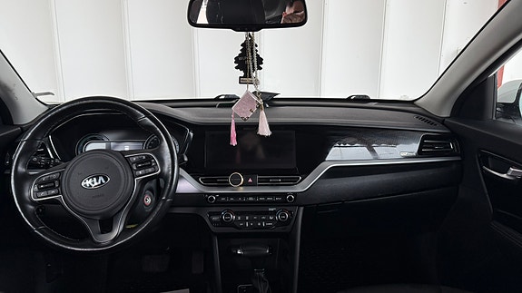 Kia Niro 2 of 5