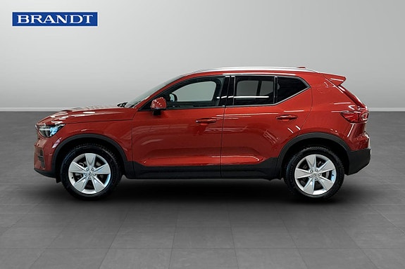 Volvo XC40 3 of 5